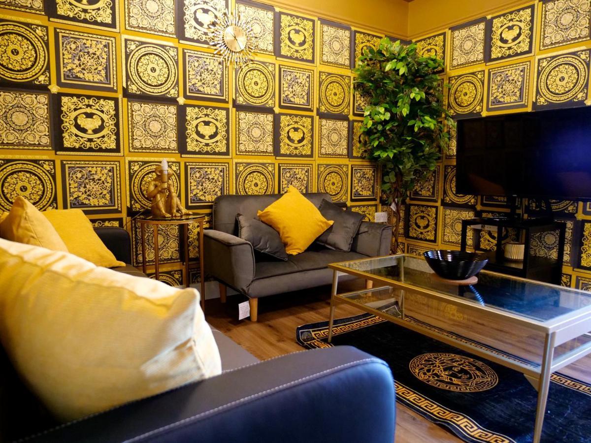 Ultra Deluxe Versace Apartment Near Sheffield Full Sky Tv Rotherham Eksteriør billede